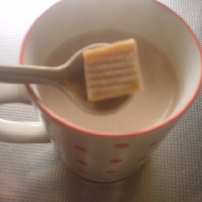 コーヒー＋練乳＋キャラメルで作りました＼(^o^)／溶けたキャラメルがおいしくて幸せ♪朝食のパンと一緒にいただきました＾＾ごちそう様でしたぁ～☆